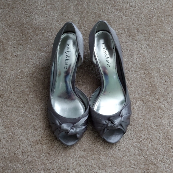Kelly&Katie Silver Heels Size 7 - Picture 1 of 6